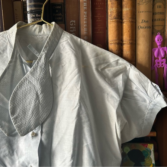 Vintage pale blue blouse with neck tie bow - Picture 5 of 15